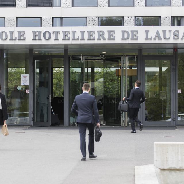 La cérémonie d'annonce de la sélection helvétique 2023 s'est tenue à l'Ecole Hôtelière de Lausanne. [Keystone - Peter Klaunzer]