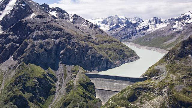 Haut de 285 mètres, le barrage de la Grande Dixence a été construit entre les années 1950 et 1964. [Keystone - Alessandro Della Bella]