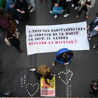 Un convoi s’élance en France pour manifester contre la privatisation de l’eau. [EPA/ Keystone - Caroline Blumberg]