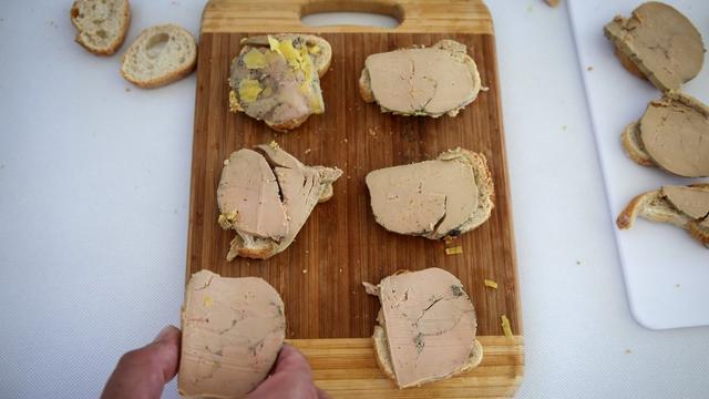Les initiatives contre les importations de foie gras et de fourrures ont récolté le nombre de signatures nécessaires. [AFP - Valentine Chapuis]