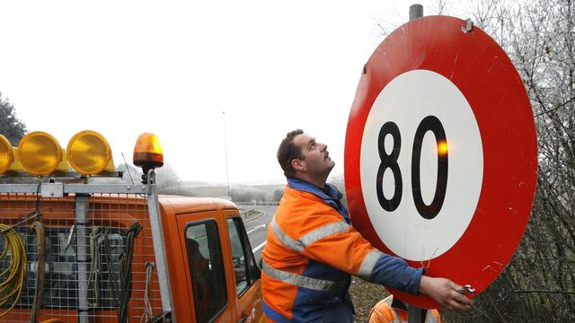 Le canton de Vaud teste l'abaissement de la vitesse, de 80 à 60 km/h, hors localité (image d'illustration). [KEYSTONE - ALESSANDRO DELLA BELLA]