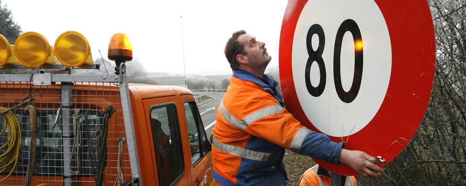 Le canton de Vaud teste l'abaissement de la vitesse, de 80 à 60 km/h, hors localité (image d'illustration). [KEYSTONE - ALESSANDRO DELLA BELLA]