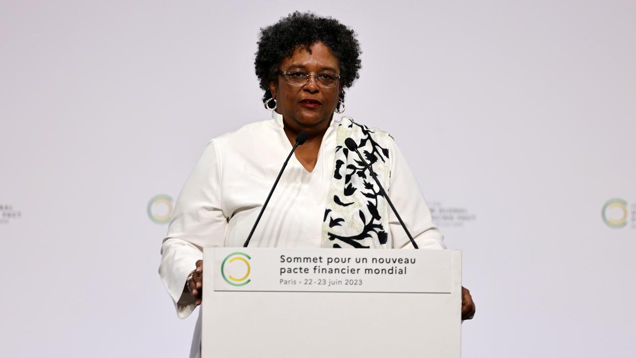 La Première ministre de la Barbade Mia Mottley, lors de l'ouverture du Sommet de Paris pour un nouveau pacte financier mondial. [Keystone - Ludovic Marin]