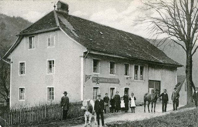 Le restaurant de la Clef dans le Vallon de Saint-Imier où Bakounine a résidé. [Mémoires d'Ici, Fonds Famille Françoise Tolck, 1925-1926]