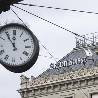 L'annonce du rachat de Credit Suisse par UBS a provoqué l'inquiétude de la clientèle du numéro deux bancaire helvétique et du personnel des deux institutions suisses. [Keystone - Ennio Leanza]