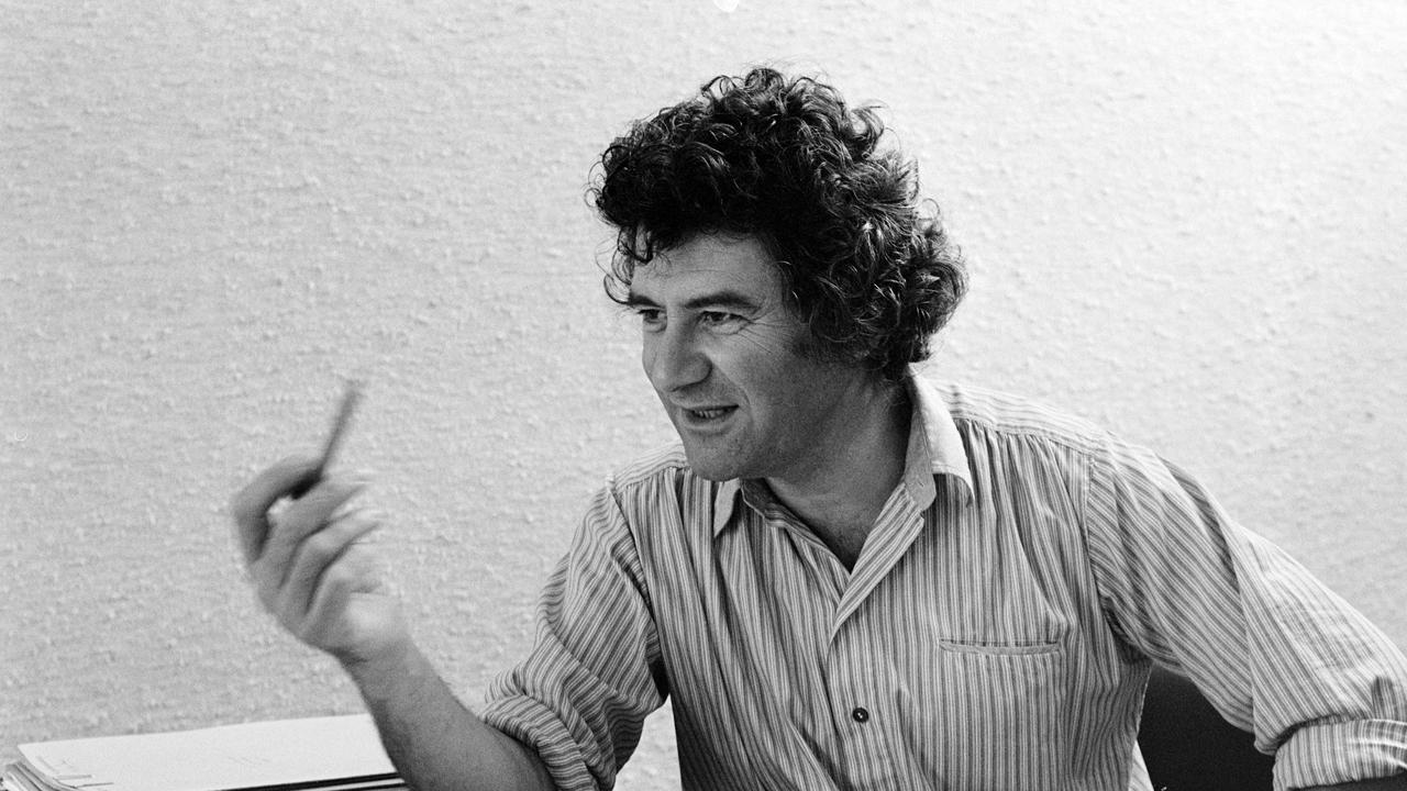 Portrait de Jacques Rozier durant le tournage de son film "marketing mix", en 1979. [Ina via AFP - Laszlo Ruszka]