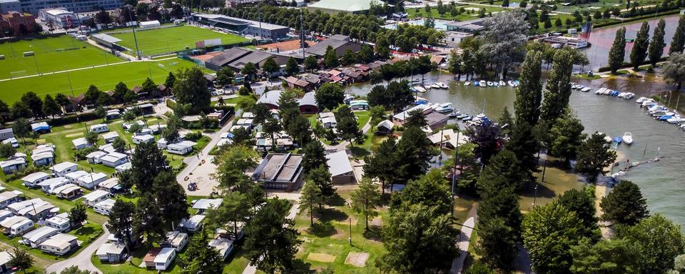 Le camping d'Yverdon Plage. [Keystone - Leandre Duggan]