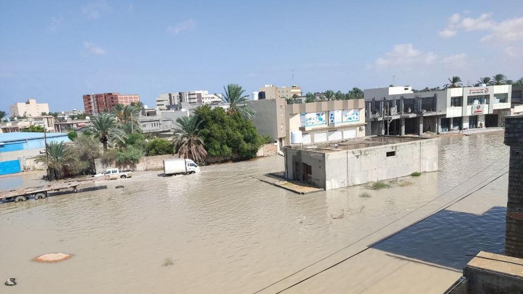 Une vue de Misrata submergée par les flots. [AFP/Anadolu Agency - Emhmmed Mohamed Kshiem]