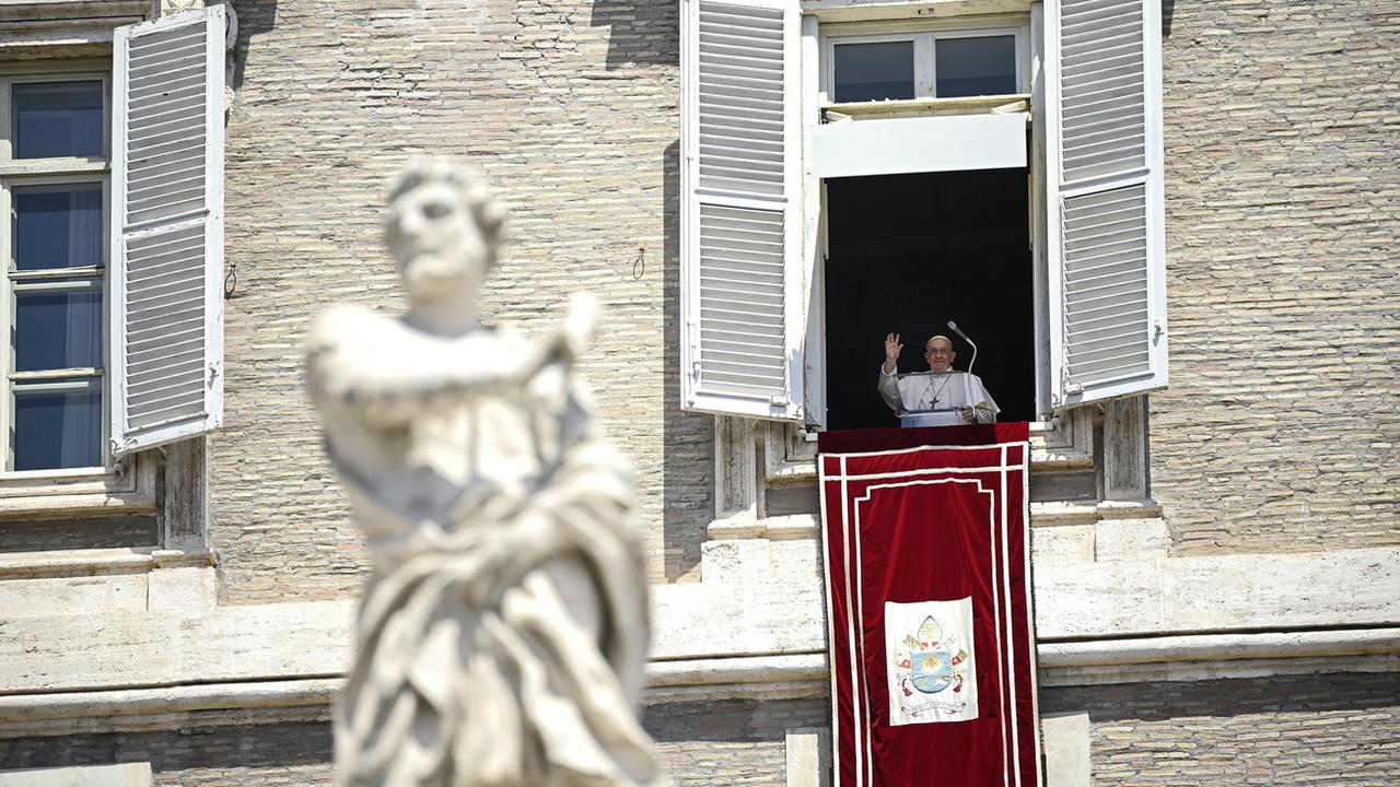 Le pape François intronisera 21 nouveaux cardinaux, dont un Suisse, en septembre. [Keystone - Riccardo Antimiani]