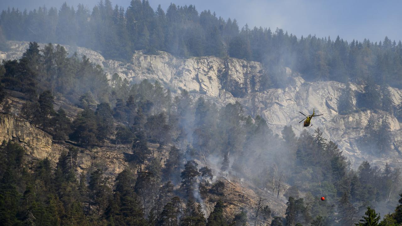 Plus de 100 hectares de forêts ont brûlé dans l'incendie de Bitsch (VS) (Image d'illustration). [Jean-Christophe Bott - Keystone]