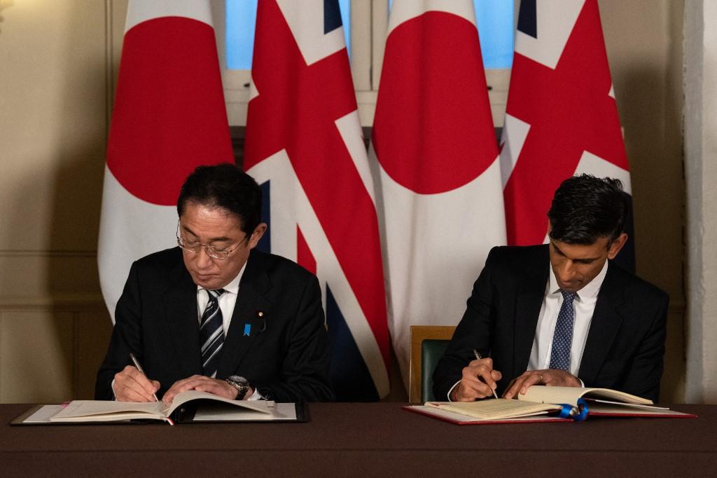Fumio Kishida a signé un accord militaire avec le Premier ministre britannique Rishi Sunak le 11 janvier 2023, dans le cadre de la tournée du dirigeant japonais dans les pays du G7 (lire le second encadré). [AFP - CARL COURT]