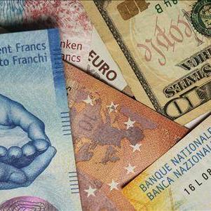 Le franc fort inquiète les commerces suisses près des frontières. [Keystone]