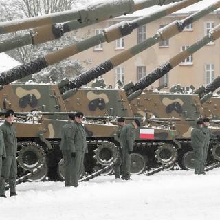Des chars de l'armée polonaise à Wegorzewo, dans le nord du pays. [Keystone - EPA/Tomasz Waszczuk]