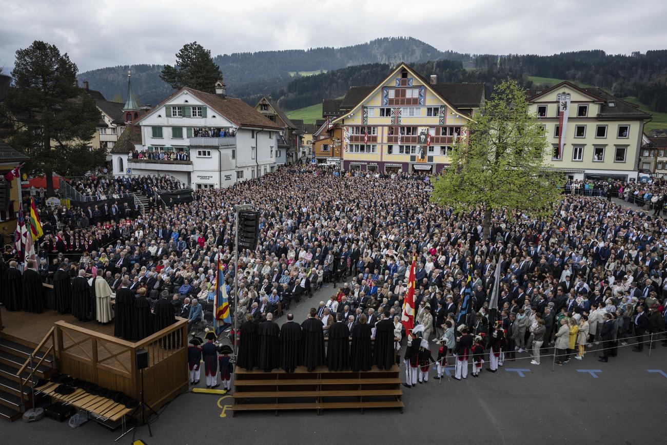 La Landsgemeinde réunie à Appenzell. [Keystone - Alessandro della Valle]