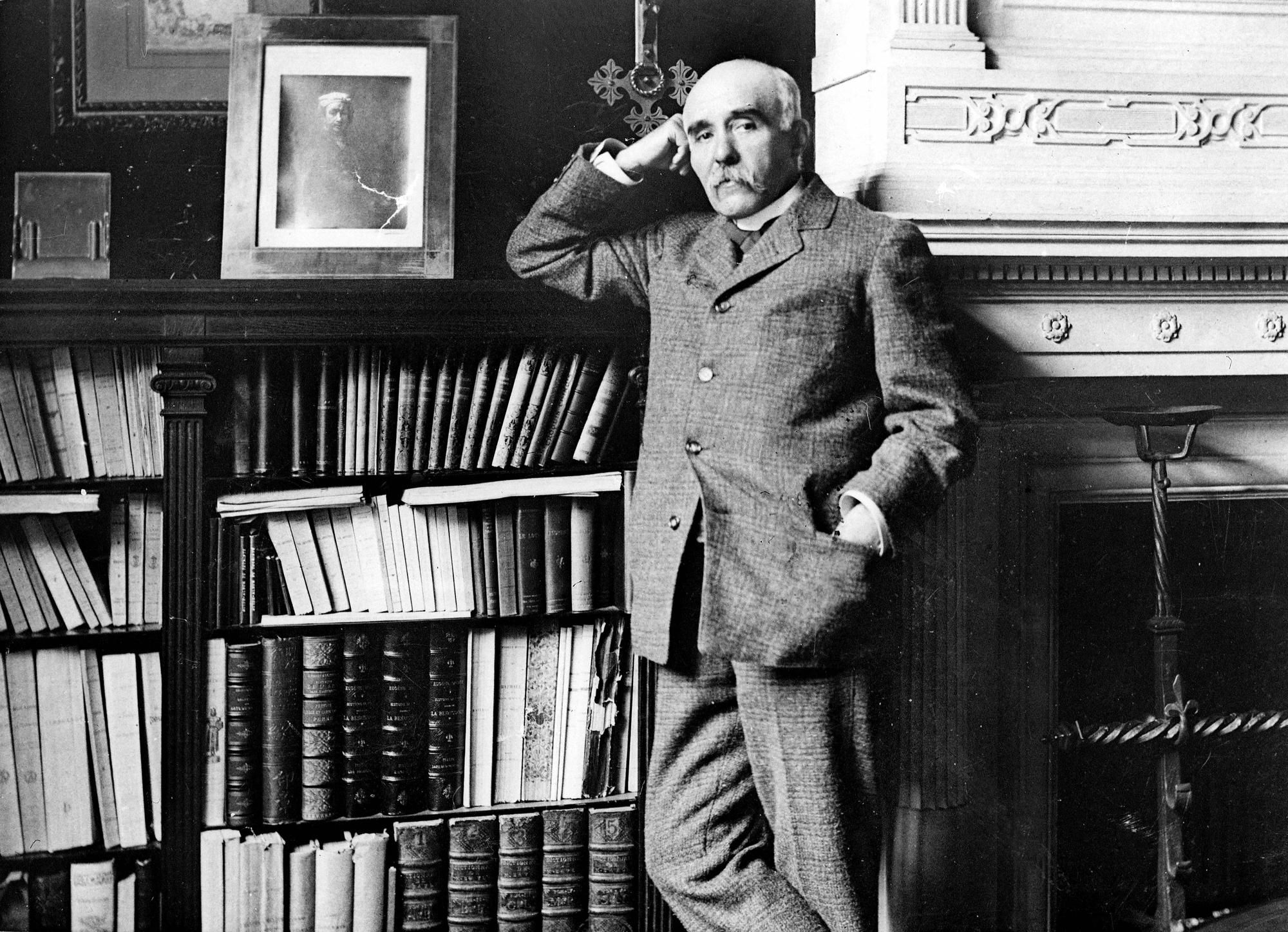 Georges Clemenceau (1841-1929), homme politique français, chez lui, en 1903. [AFP - Harlingue]