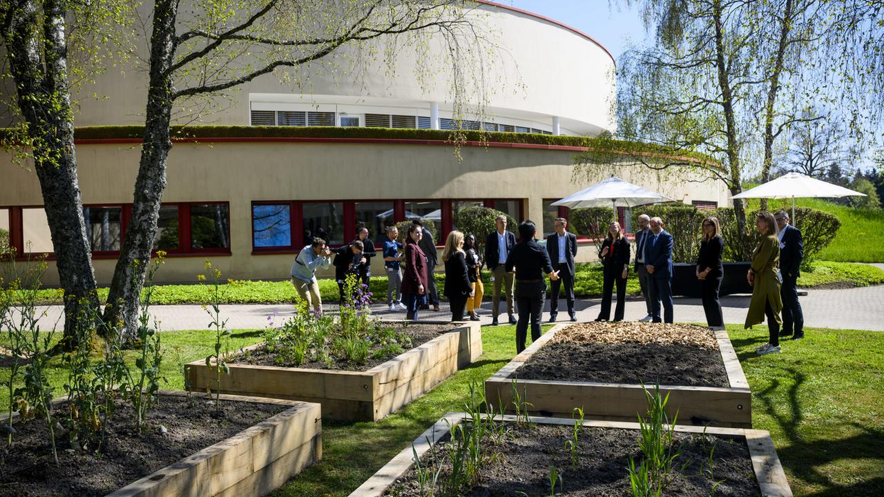 L'institut de sciences agricoles de Nestlé inauguré le 3 mai est situé à Vers-chez-les-Blanc. [Keystone - Jean-Christophe Bott]