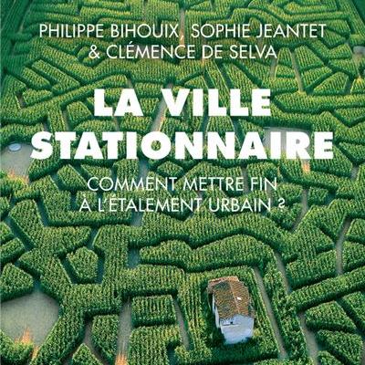 La ville stationnaire