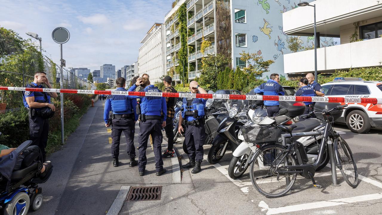 L’alarme qui a résonné en fin de matinée était une alerte bien spécifique, l’alarme "AMOK", un dispositif qui sert à prévenir de la présence d’un tireur. [keystone - Salvatore Di Nolfi]