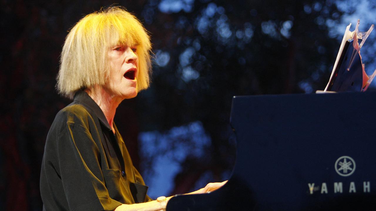 La pianiste américaine Carla Bley sur la scène du Nice Jazz Festival le 22 juillet 2009. [AFP - VALERY HACHE]