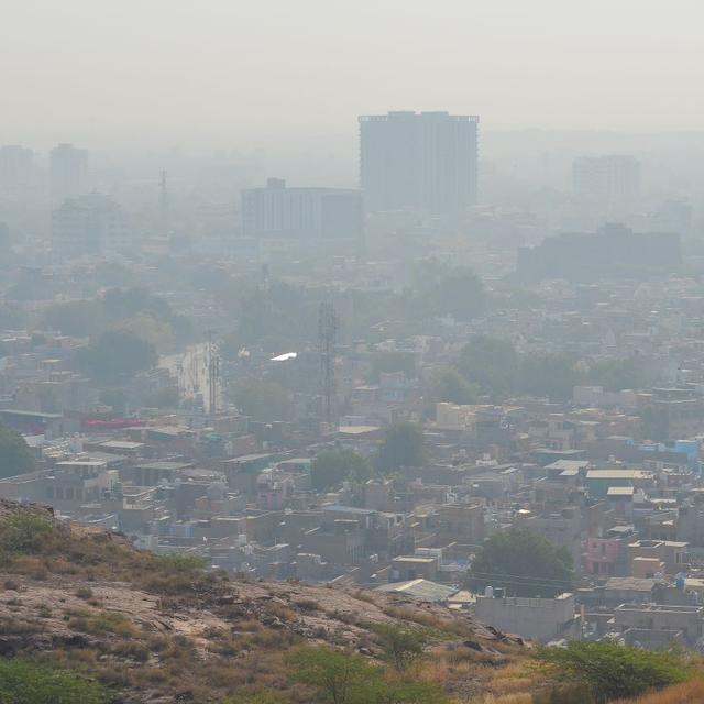 New Delhi est la capitale la plus polluée du monde, et ses 20 millions d'habitants ont les poumons fragilisés par un niveau de particule fine qui correspond à 26 fois celui recommandés par lʹOMS. [Depositphoto - phuongphoto]