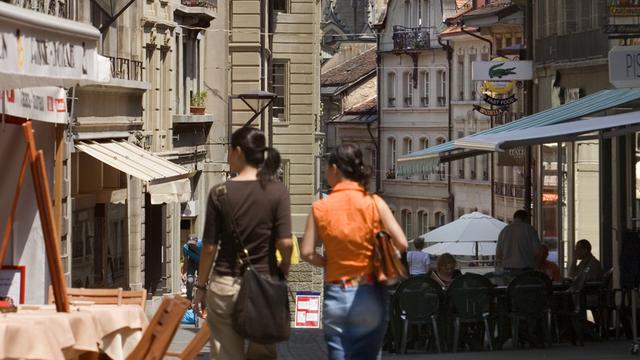 La ville de Fribourg va organiserdes ateliers gratuits pour lutter contre le harcèlement de rue. [Keystone - Martin Ruetschi]