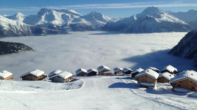 La neige et le froid accélèrent l'usure des infrastructures et engendre des dépenses supplémentaires pour les communes d'altitude. [Pexels - Corinna Widmer]