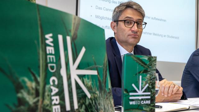 Le projet pilote "Weed Care" démarre à Bâle. [Keystone - Patrick Straub]