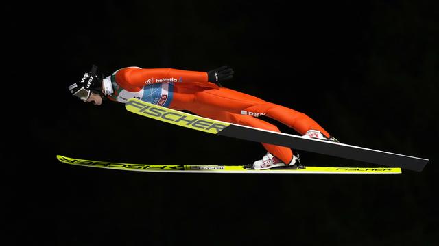 Gregor Deschwanden n'a pas été aidé par le vent lors de son second saut. [Matthias Schrader]