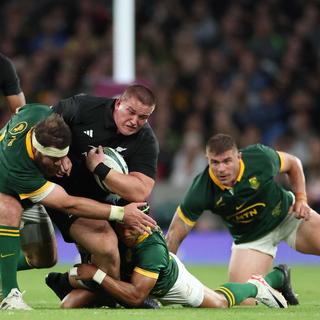 La Nouvelle-Zélande et l'Afrique du Sud s'affrontent ce samedi en finale de la coupe du monde de rugby. [Keystone - EPA/NEIL HALL]