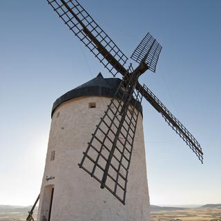 Un ancien moulin à vent [depositphotos - Phb.cz]