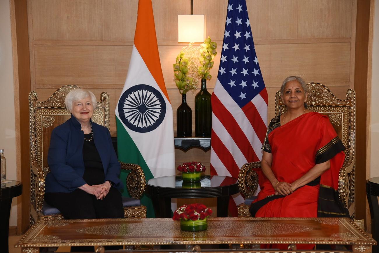 Nirmala Sitharaman, ministre des Finances et des Affaires commerciales de l'Union indienne, et Janet Yellen, secrétaire au Trésor des États-Unis, lors de la 9e réunion du partenariat économique et financier entre l'Inde et les États-Unis, à New Delhi, en Inde, le 11 novembre 2022. [Keystone - INDIA PRESS INFORMATION BUREAU]