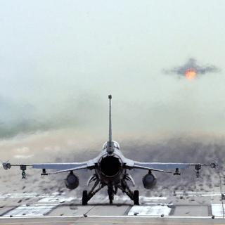 Les Etats-Unis ne donneront pas d'avions de combat F-16 à l'Ukraine, assure Joe Biden. [KEYSTONE - YONHAP]