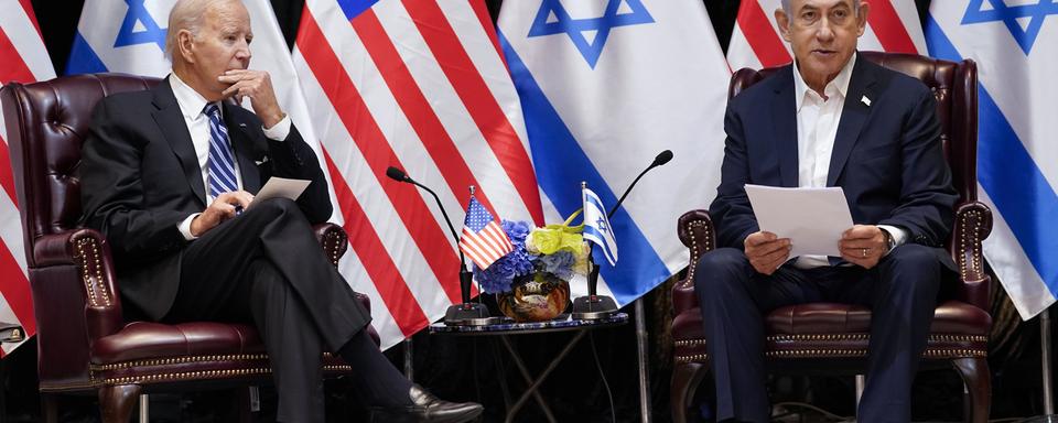 Joe Biden et Benjamin Netanyahu à Tel Aviv. [Keystone - AP Photo/Evan Vucci]