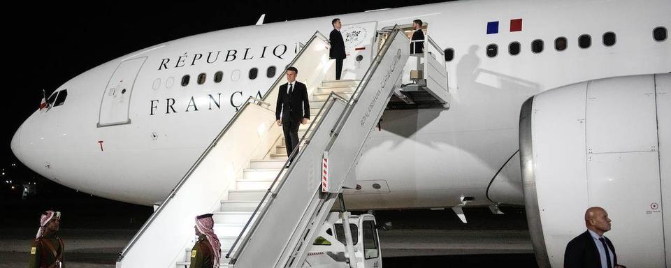 Emmanuel Macron est arrivé mardi soir à Amman en Jordanie, deuxième étape de sa tournée régionale. [Keystone]