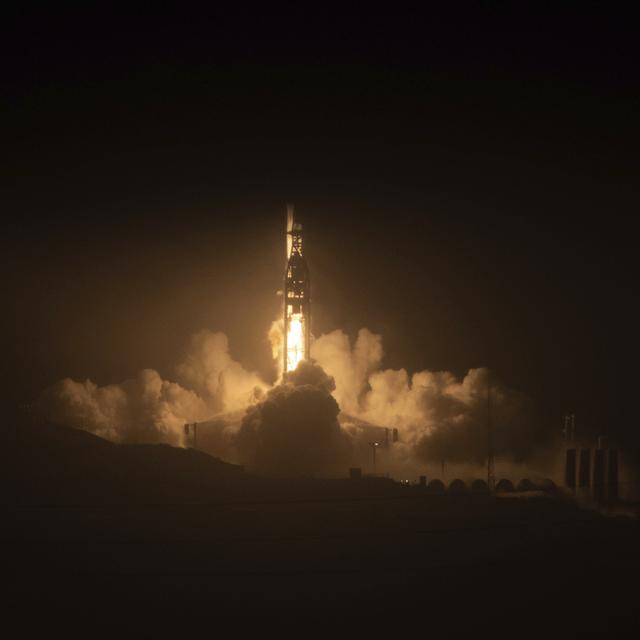 L'entreprise d'aéronautique SpaceX a aidé l'armée américaine à lancer un satellite-espion dans nos cieux. [Keystone/USNORTHCOM via AP - Michael Peterson/Space Launch Delta 30 Public Affairs]