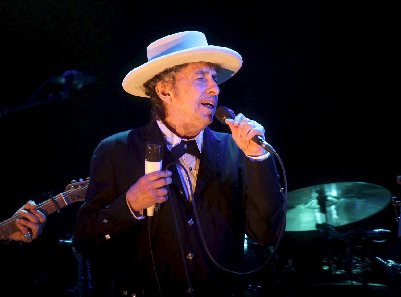 Le chanteur américain Bob Dylan, ici sur scène à Benicassim en Espagne, le 13 juillet 2012. [Keystone - Domenech Castello]