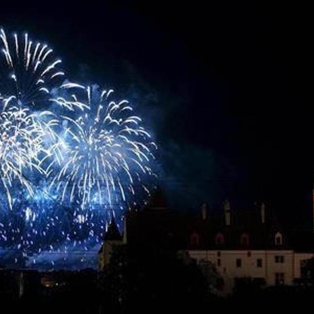 Les Suisses soutiennent l'interdiction des feux d'artifice bruyants, selon un sondage. [Keystone]