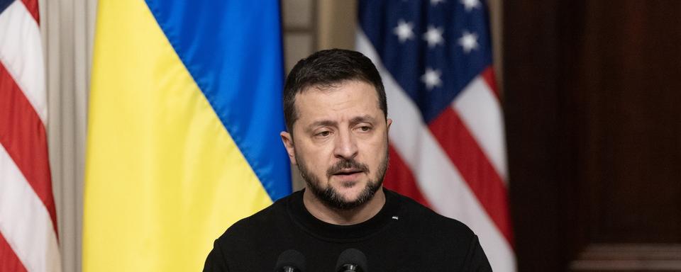 Volodymyr Zelensky s'est rendu aux Etats-Unis mardi pour demander une aide supplémentaire aux américains pour aider l'Ukraine. [Keystone - Michael Reynolds]