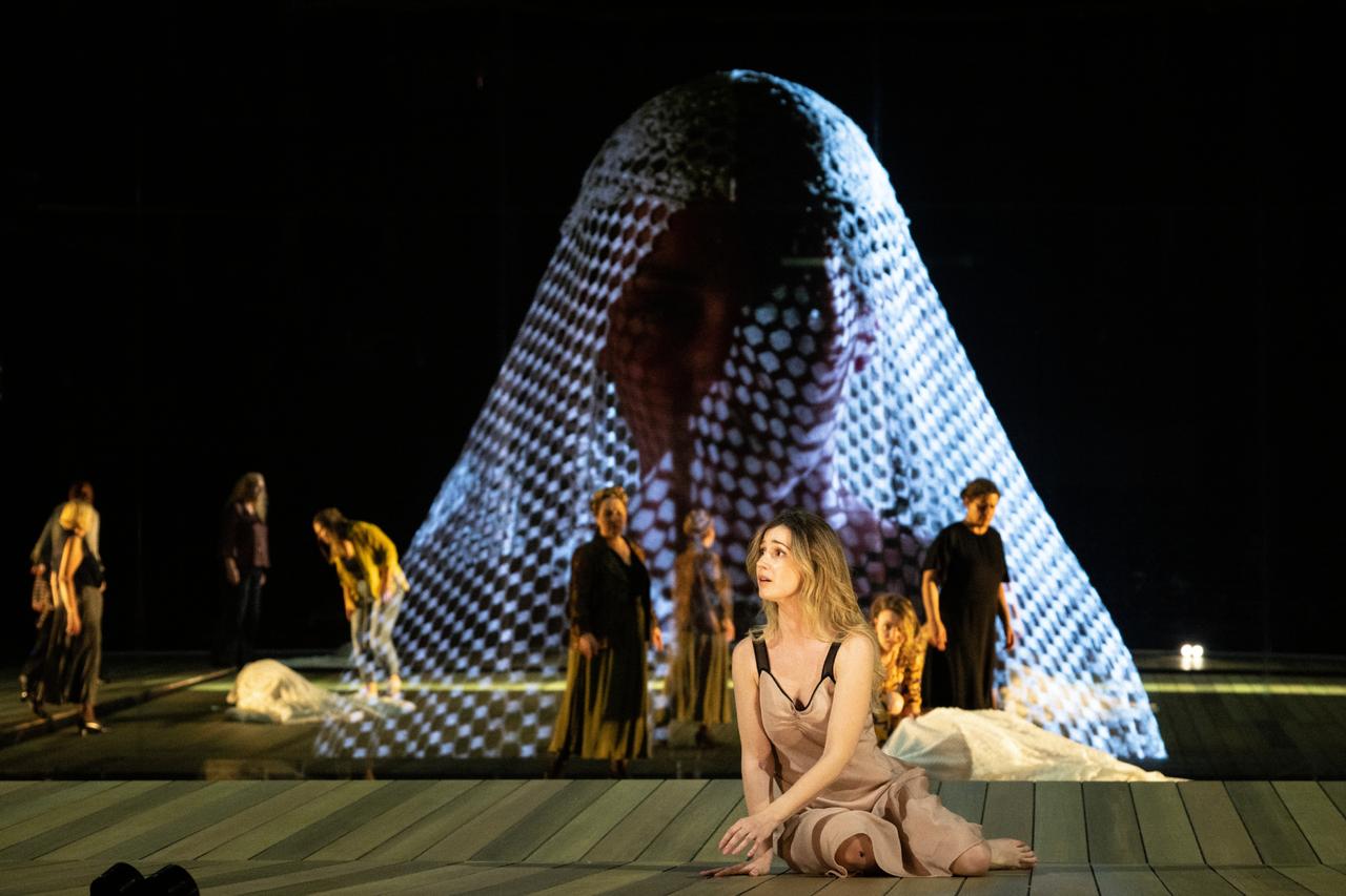 Ena Pongrac dans le rôle de Fenena, fille de Nabucco dans l'oeuvre éponyme de Verdi. [Grand Théâtre de Genève - Carole Parodi]