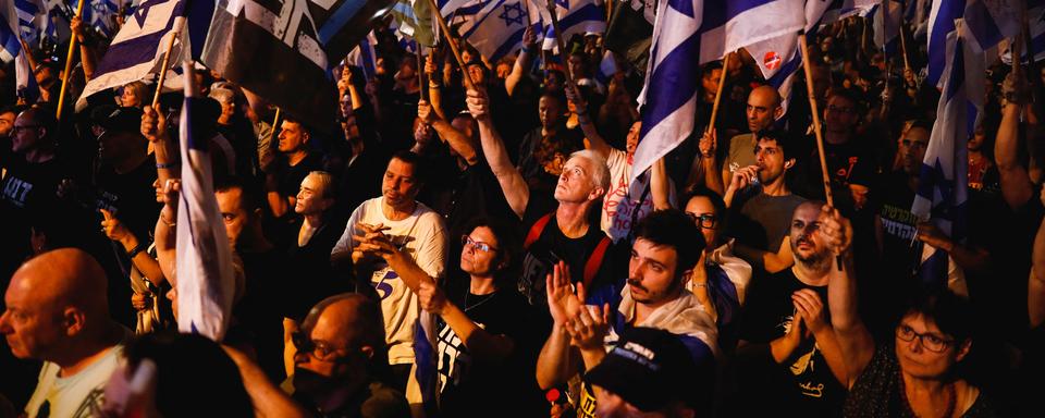 Nouvelles manifestations contre la réforme judiciaire en Israël, le samedi 3 juin 2023 à Tel Aviv. [Reuters - Corinna Kern]