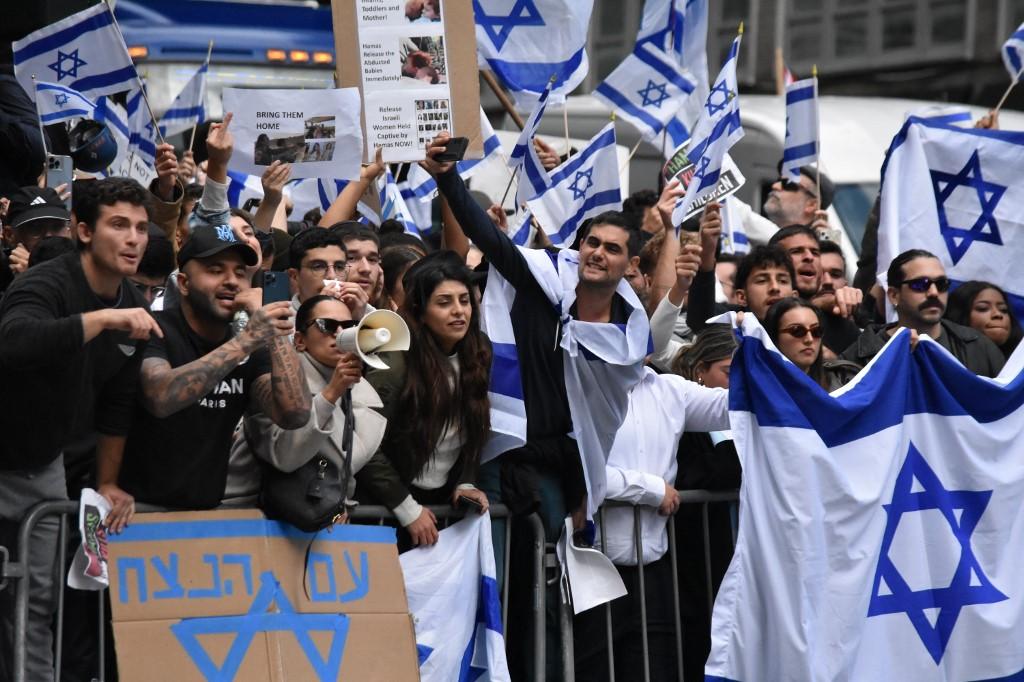 Rassemblement pro-israélien à Manhattan, le 9 octobre 2023. [NurPhoto via AFP - Kyle Mazza]