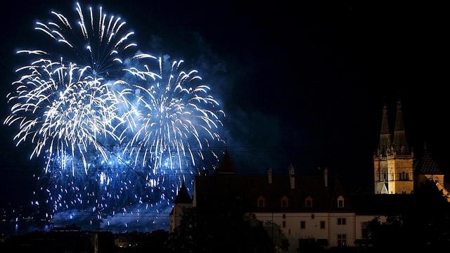 La ville de Neuchâtel souhaite limiter le nombre de feux d'artifice à deux par an, au maximum. [keystone - Sandro Campardo]