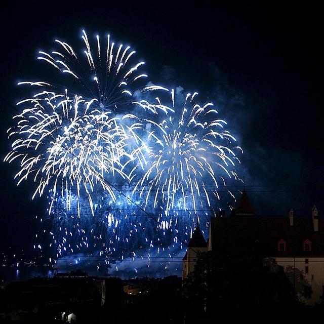 La ville de Neuchâtel souhaite limiter le nombre de feux d'artifice à deux par an, au maximum. [keystone - Sandro Campardo]