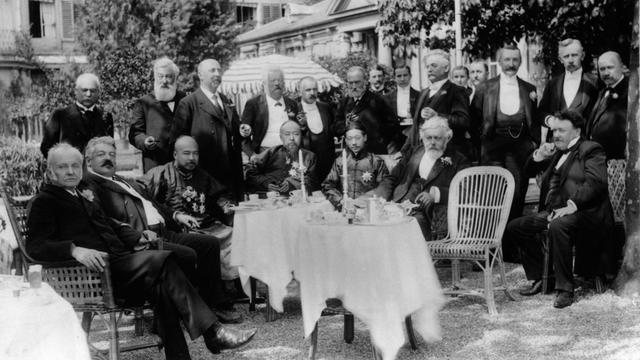 Visite d'une délégation chinoise en Suisse, autour de 1900. [Keystone/PHOTOPRESS-ARCHIV - Anonyme]