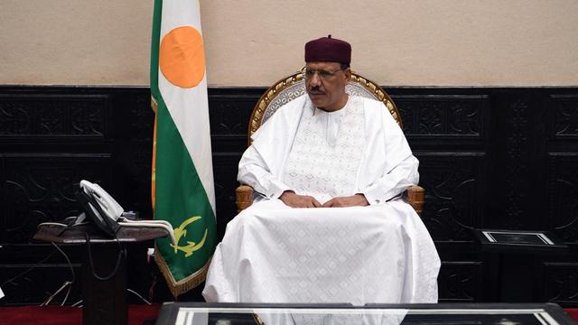 Le président du Niger lors de sa rencontre avec des responsables français, le 15 juillet 2022. [AFP - BERTRAND GUAY]