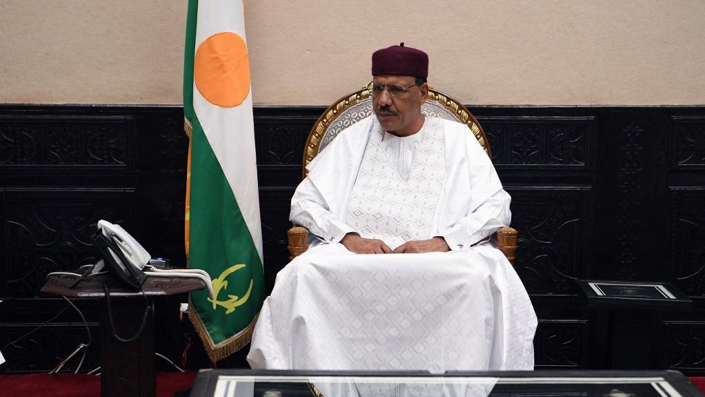 Le président du Niger lors de sa rencontre avec des responsables français, le 15 juillet 2022. [AFP - BERTRAND GUAY]