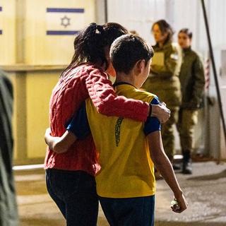 Dix otages israéliens supplémentaires doivent être libérés en échange de 30 prisonniers palestiniens. [AFP - Handout - Israel Defense Forces (IDF)]