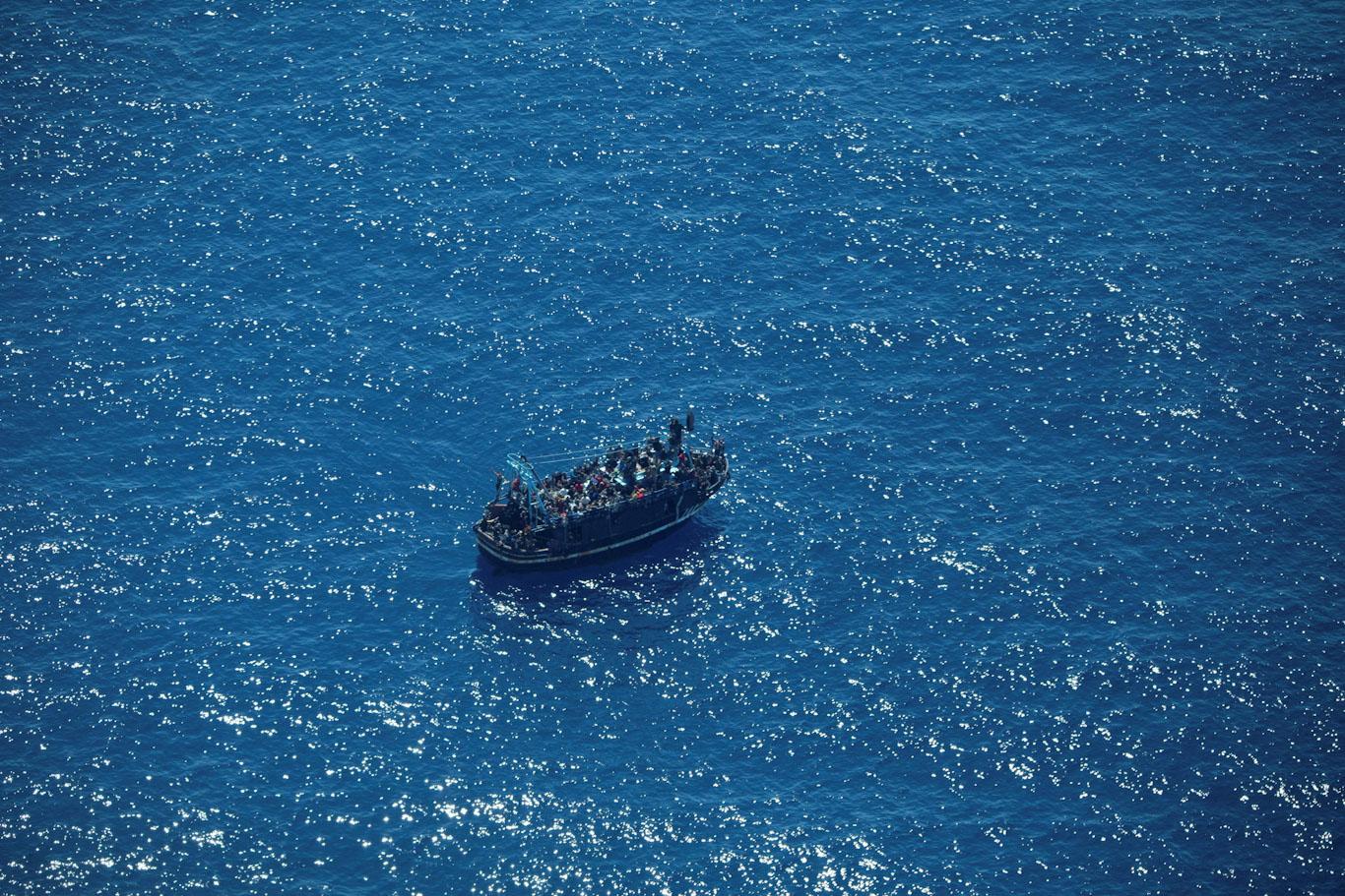 Le bateau à la dérive mer Ionienne. [Sea-Watch - Giacomo Zorzi]