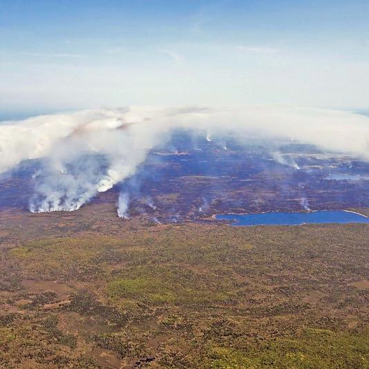 Une image aérienne montre l'étendue des incendies qui font rage dans l'est du Canada. [afp - Nova Scotia Government]