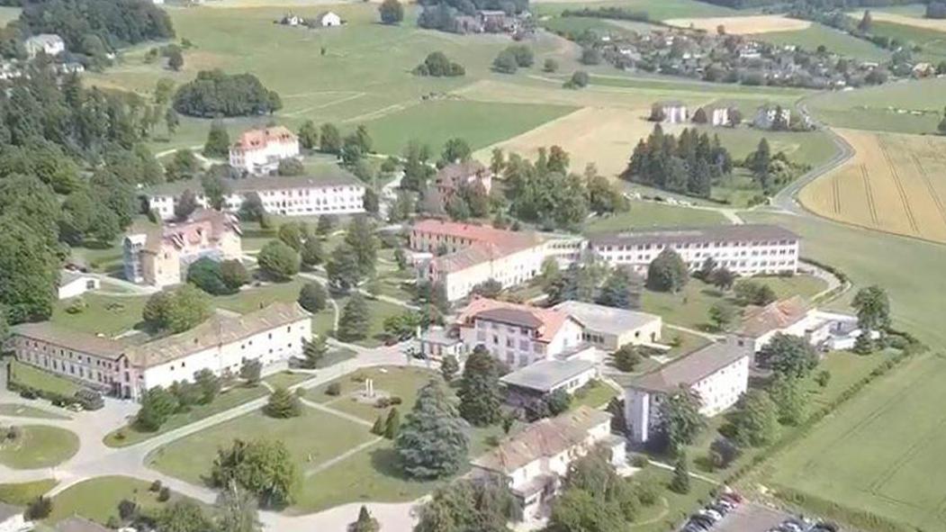 Une vue du centre fédéral pour requérants d'asile de Boudry, dans le canton de Neuchâtel. [RTS]